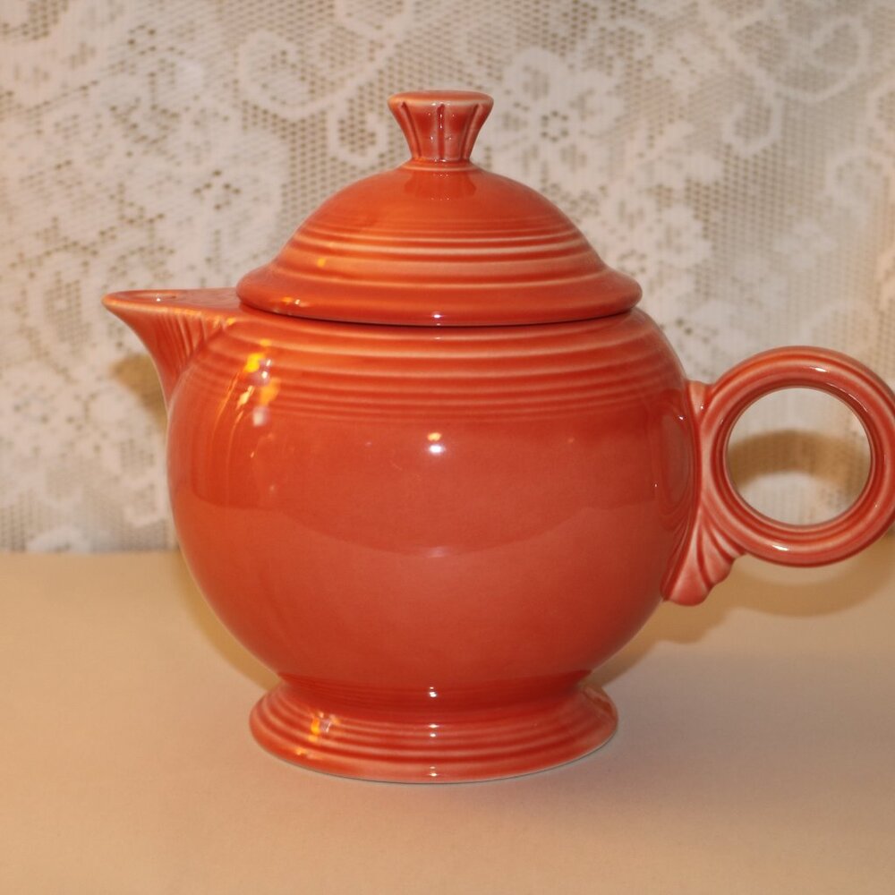 Fiesta Ware persimmon color teapot beautiful! wonderful condition